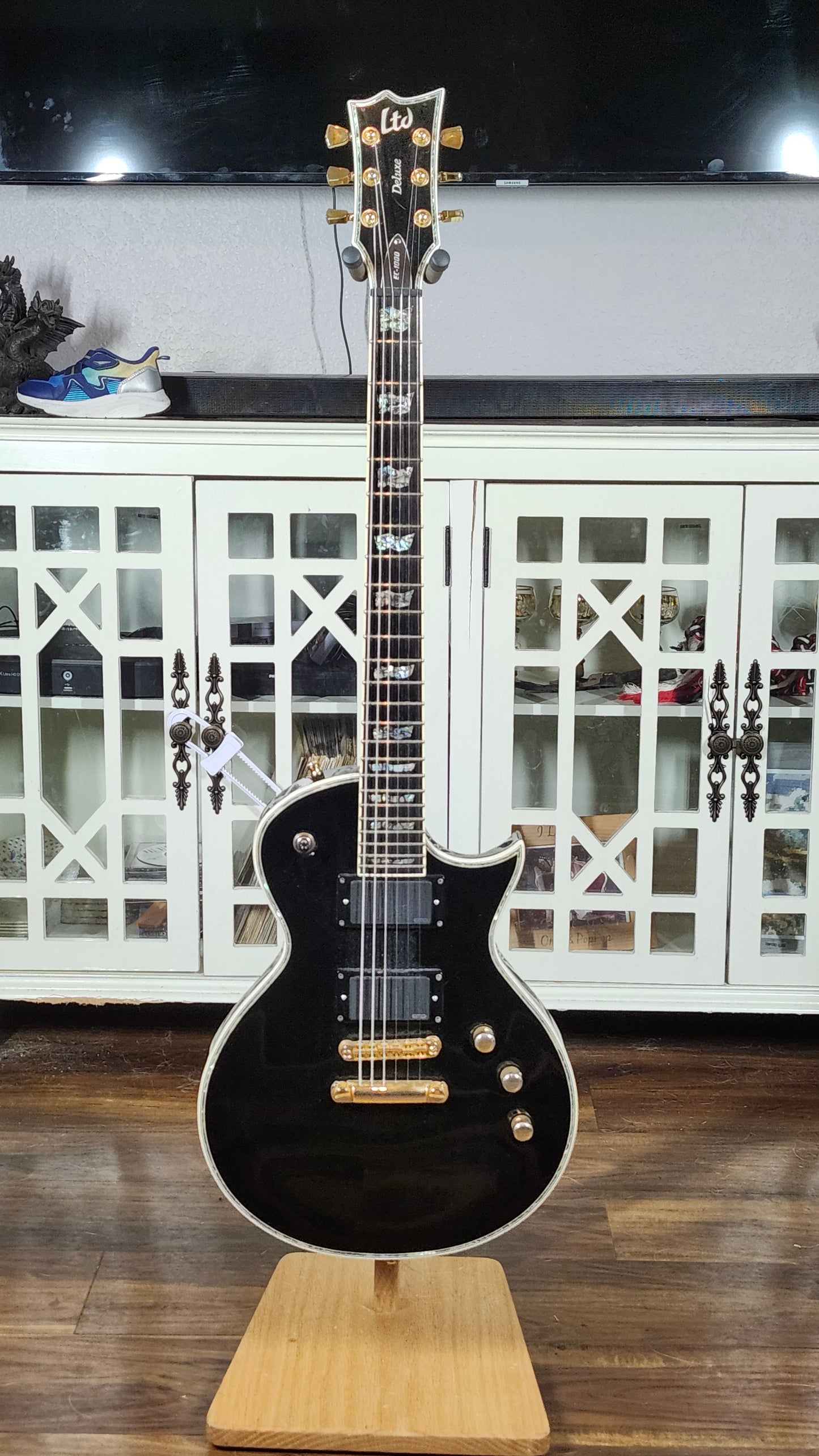 LTD EC-1000 Deluxe (Black w/HSC)