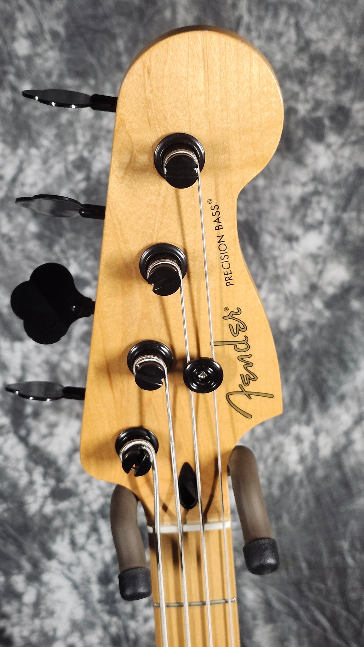 Fender Precision Bass w/HSC (MIM, 2020)