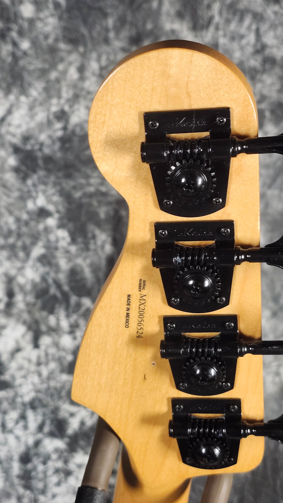 Fender Precision Bass w/HSC (MIM, 2020)
