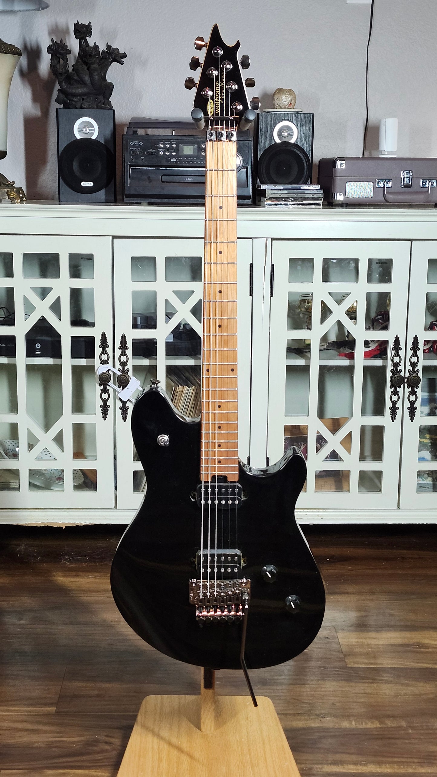 EVH Wolfgang Standard (Black w/roasted maple neck)