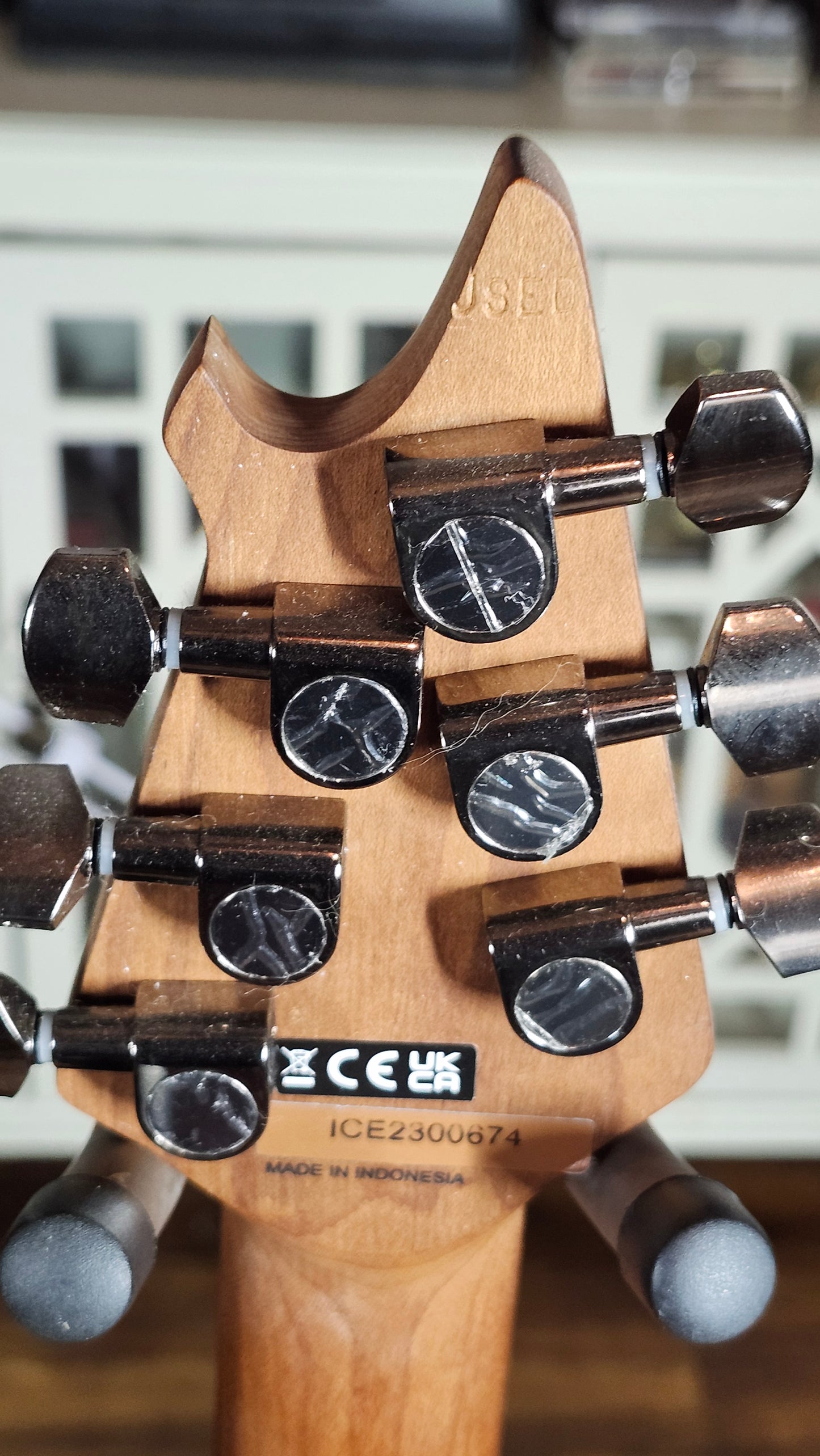EVH Wolfgang Standard (Black w/roasted maple neck)