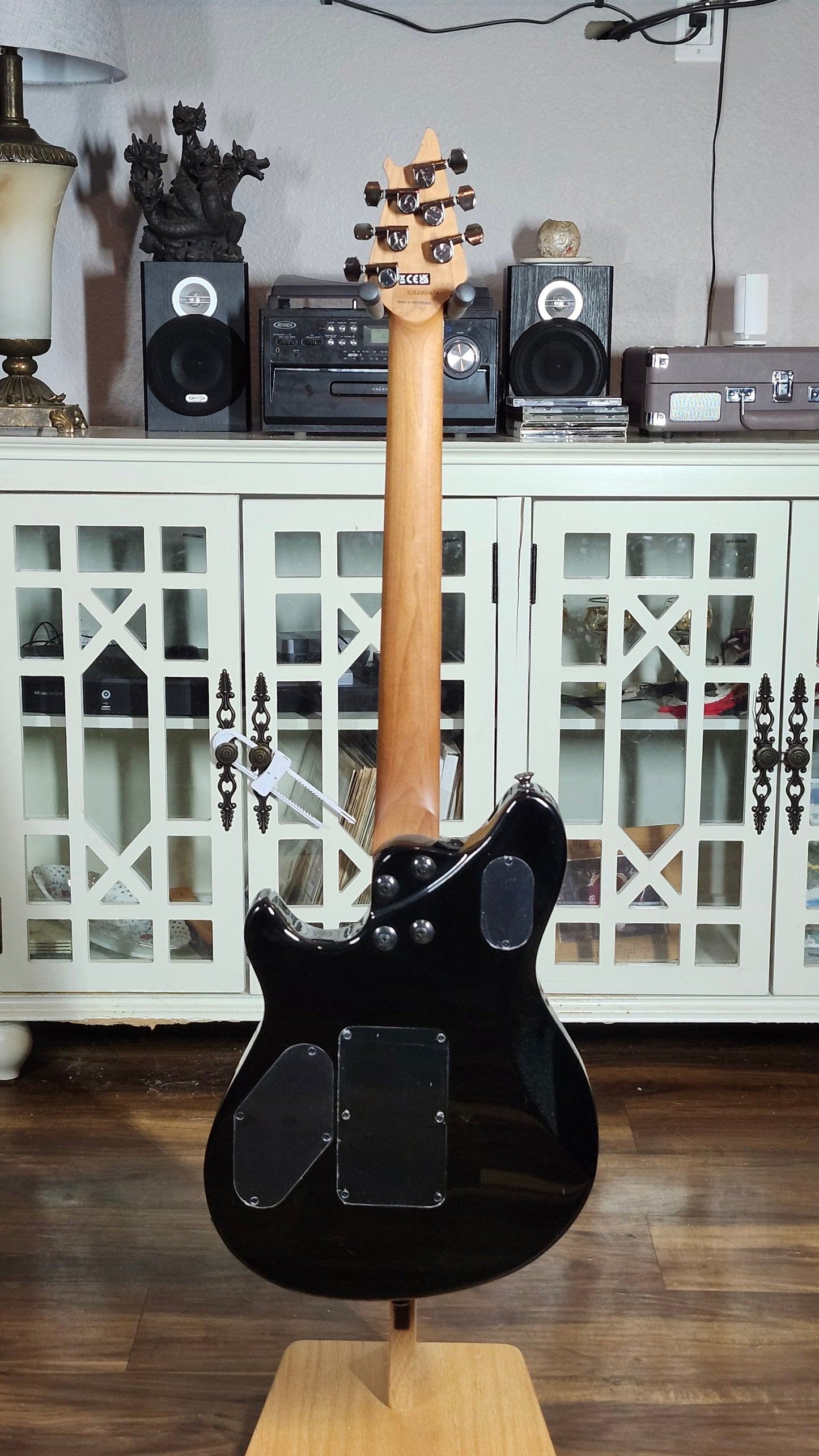 EVH Wolfgang Standard (Black w/roasted maple neck)