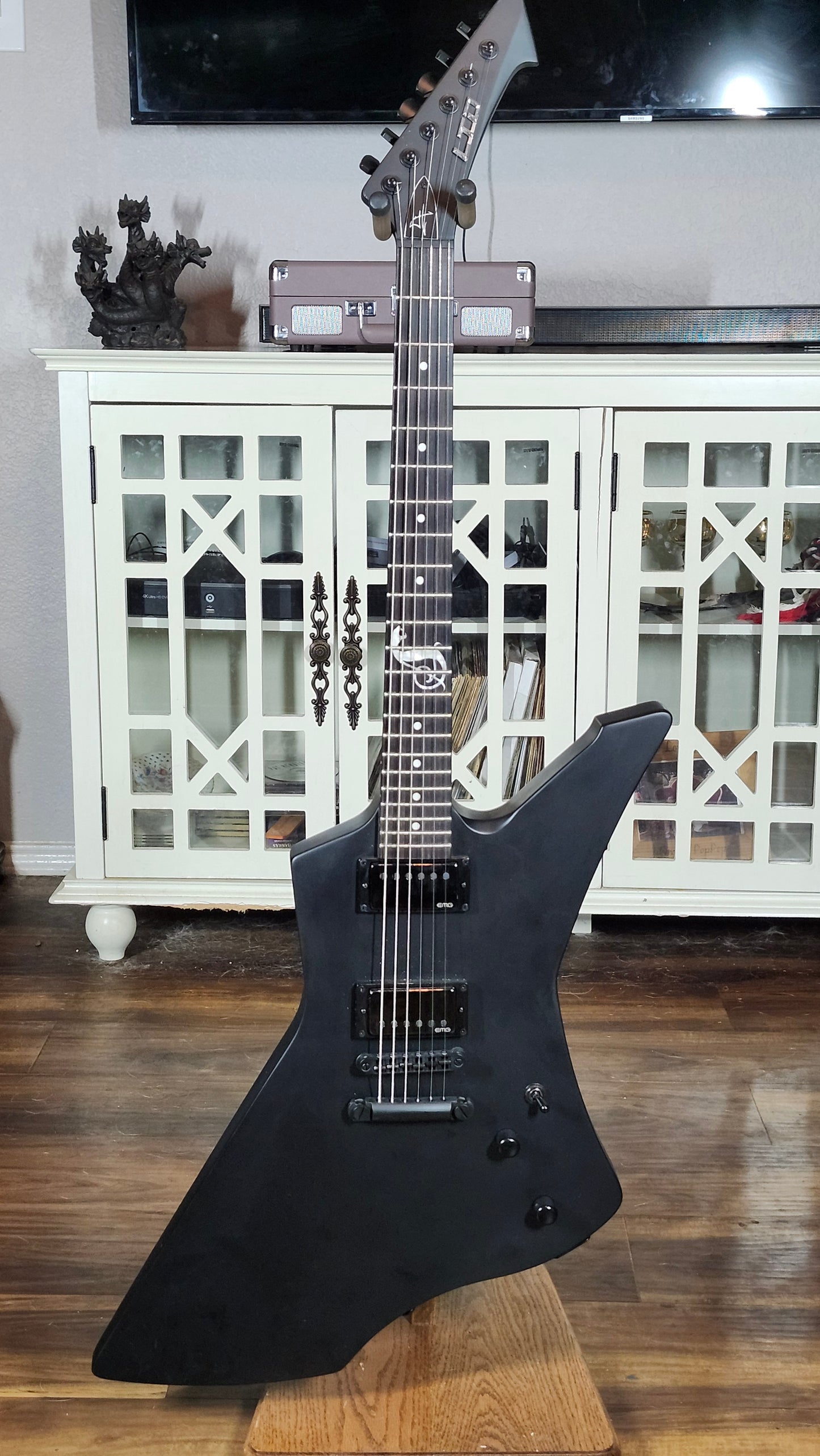 LTD SnakeByte (James Hetfield signature model) w/OSHC