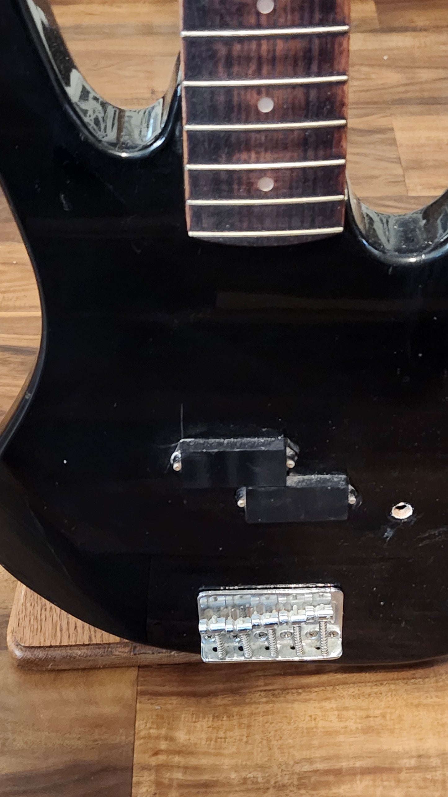 Washburn Bantam Series X105B 5 string