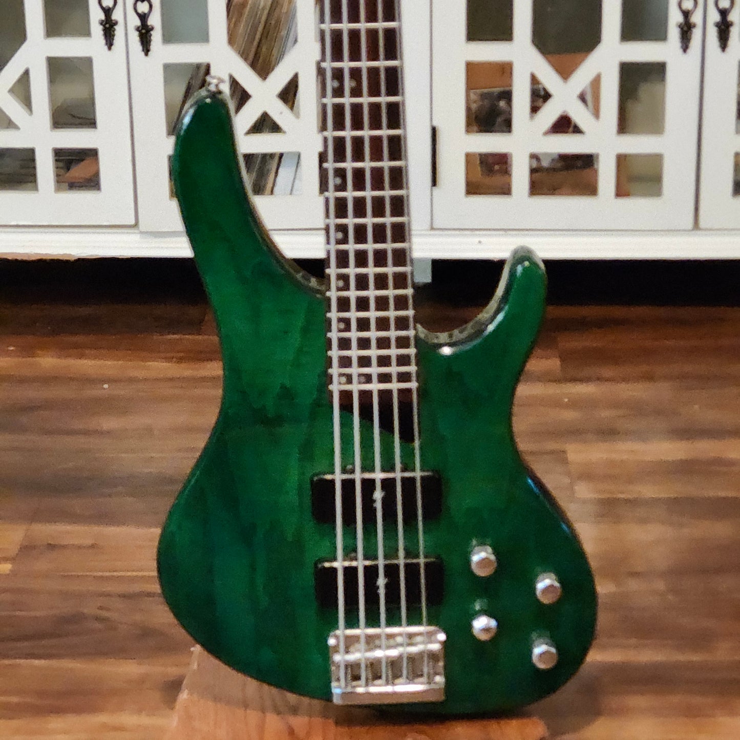 Washburn Bantam Series XB-500 5 Sring bass