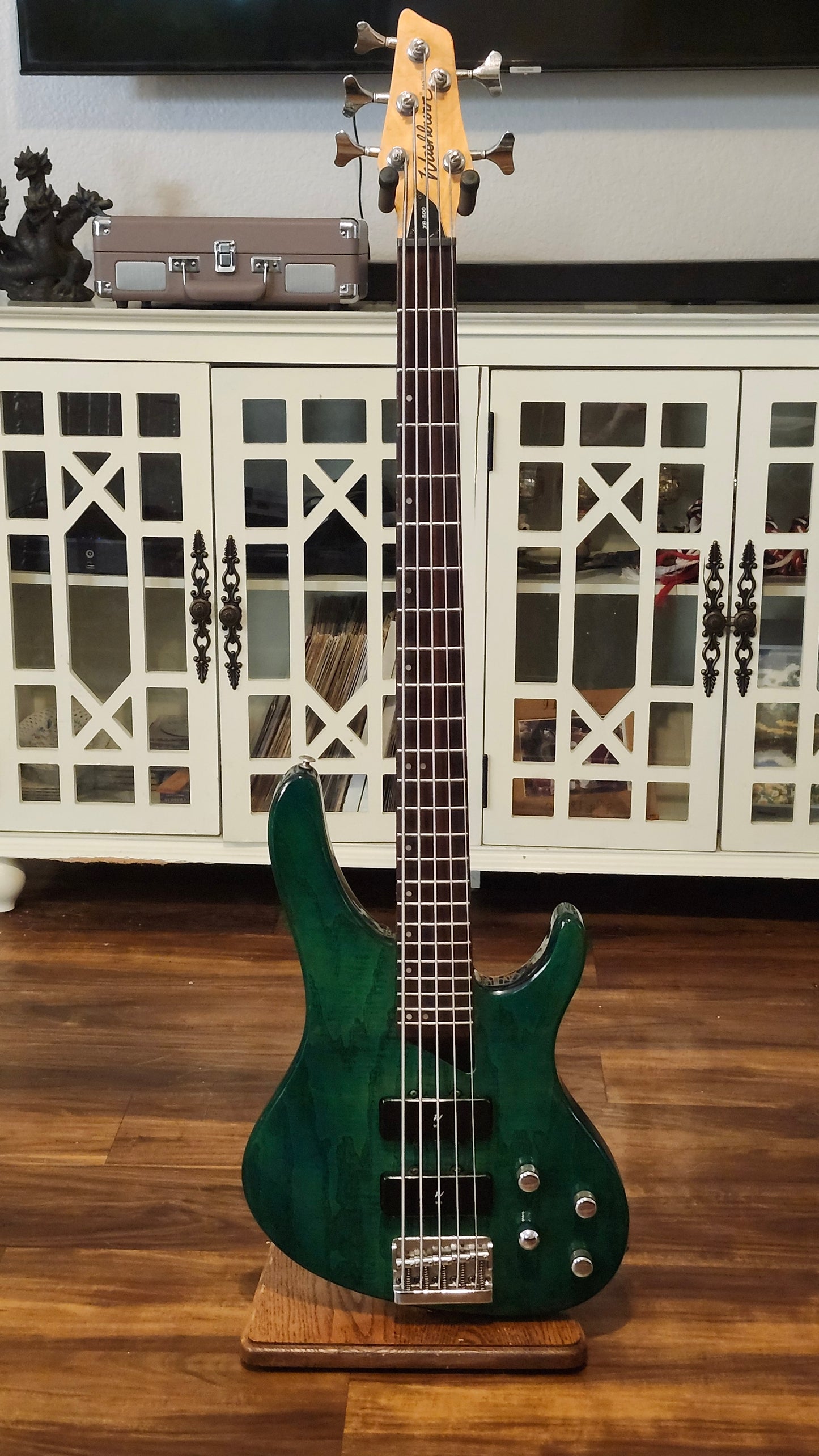 Washburn Bantam Series XB-500 5 Sring bass