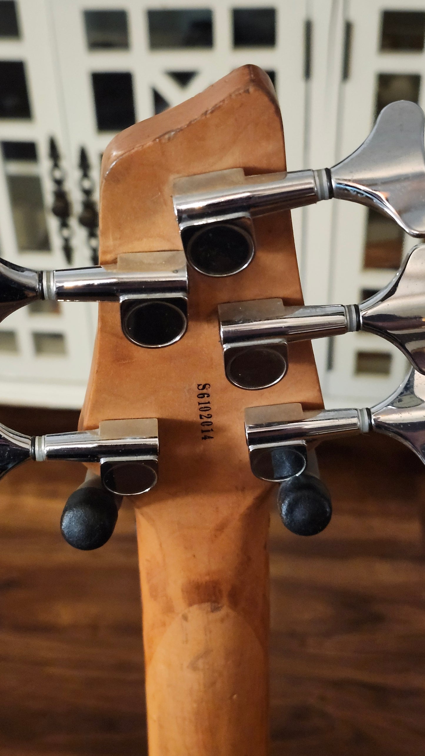 Washburn Bantam Series XB-500 5 Sring bass