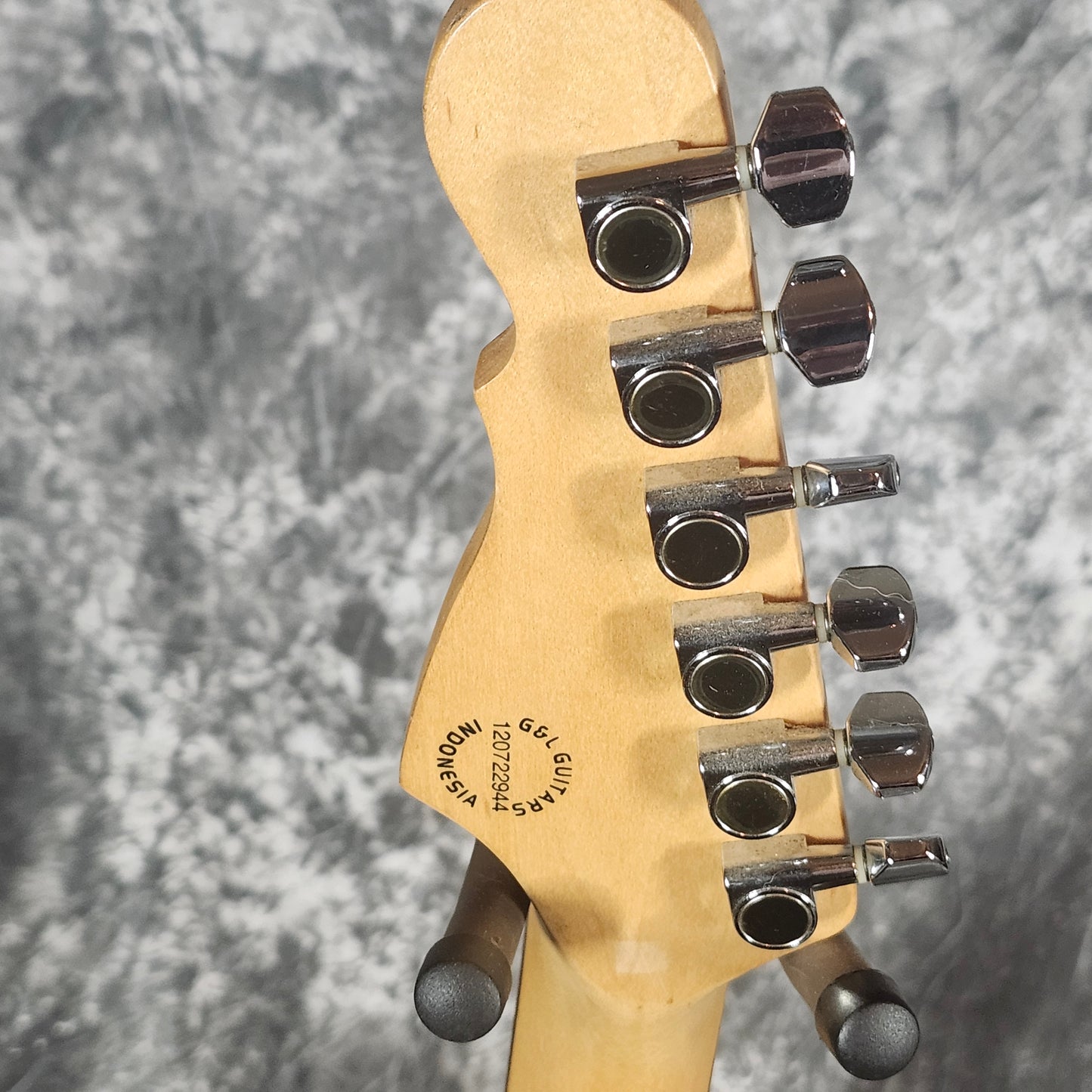 G&L Tribute Series Legacy w/Matching Headstock