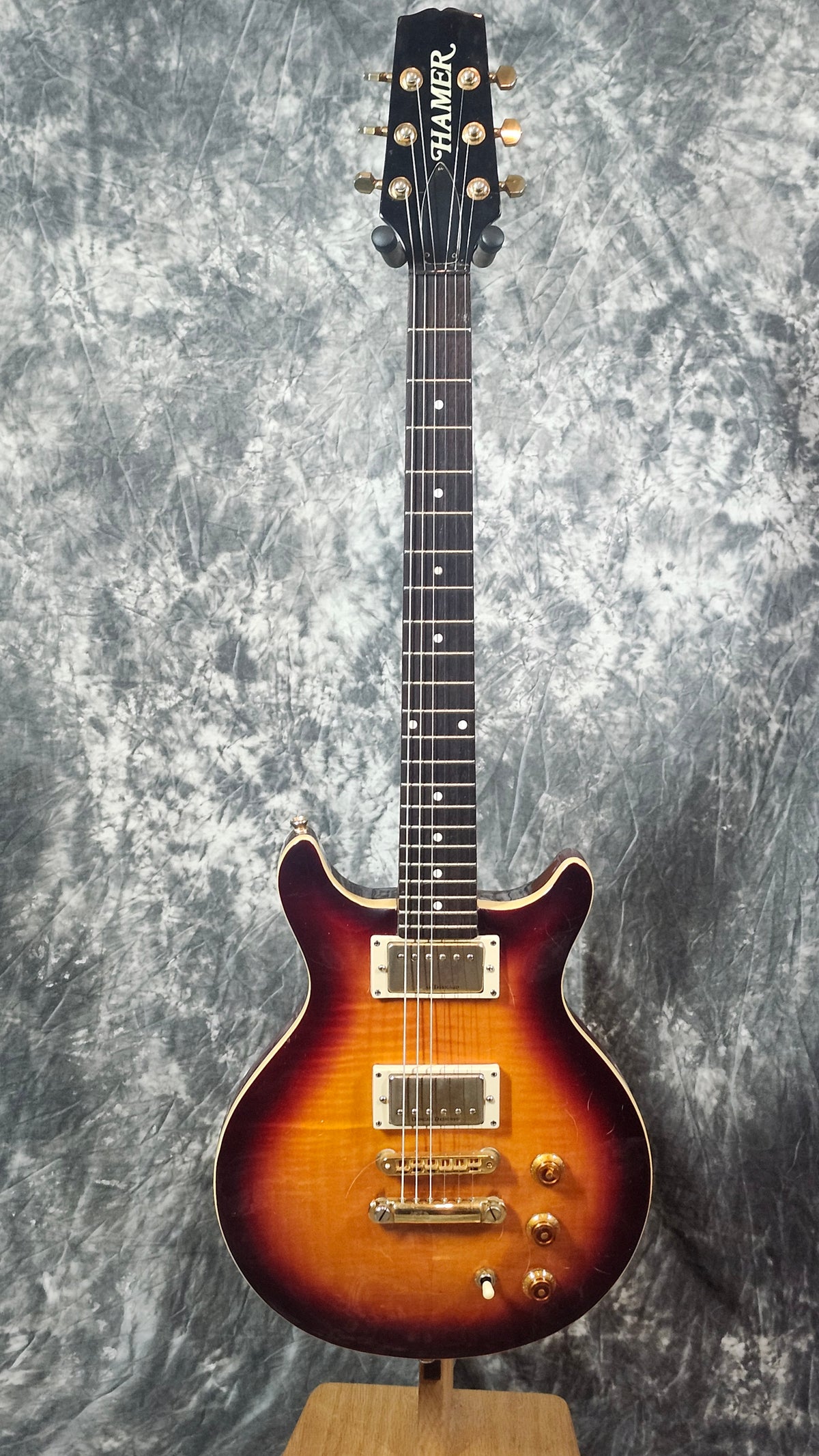 Hamer SATF Korean-Made Archtop – Cherry Sunburst w/HSC