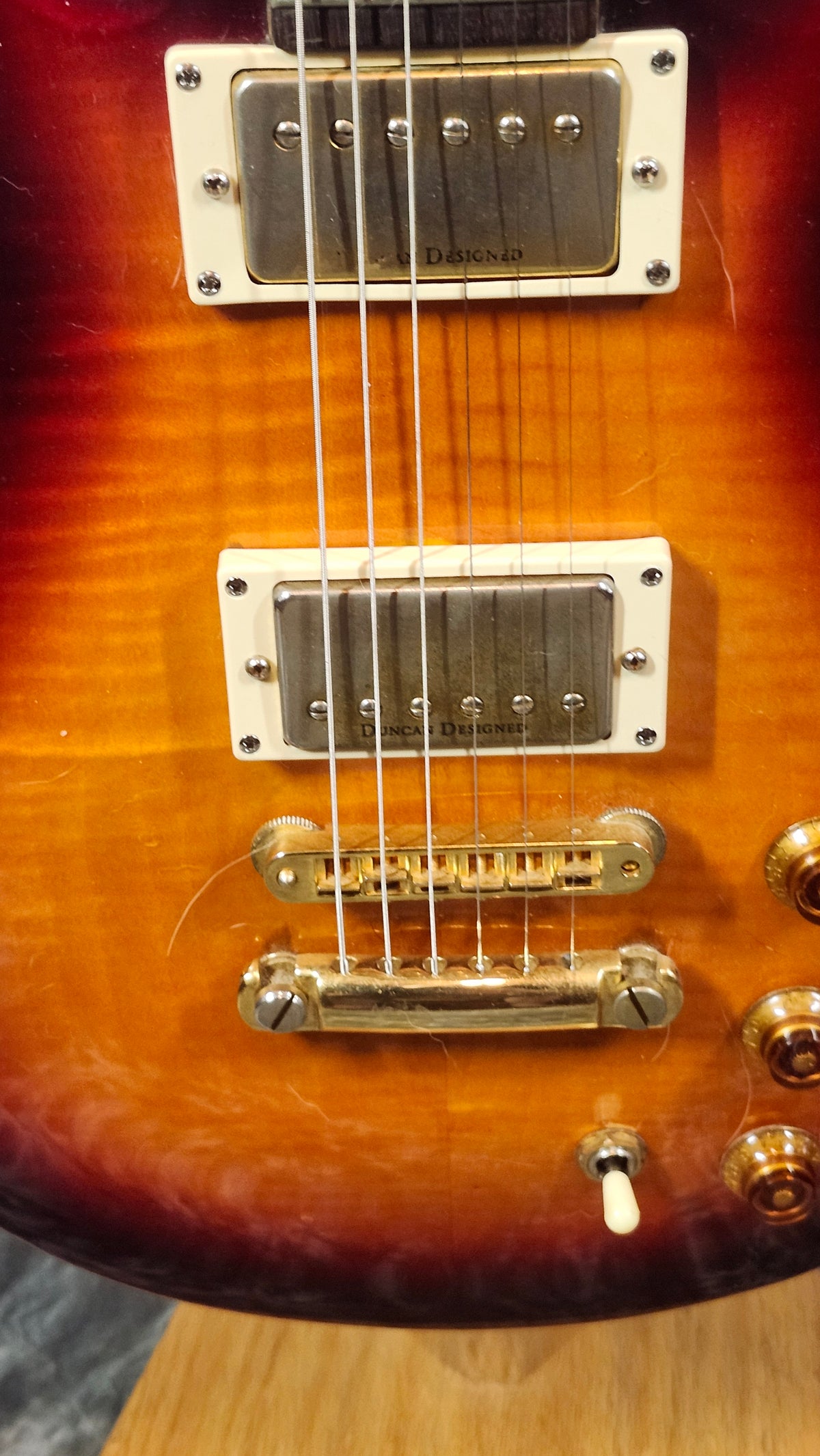 Hamer SATF Korean-Made Archtop – Cherry Sunburst w/HSC