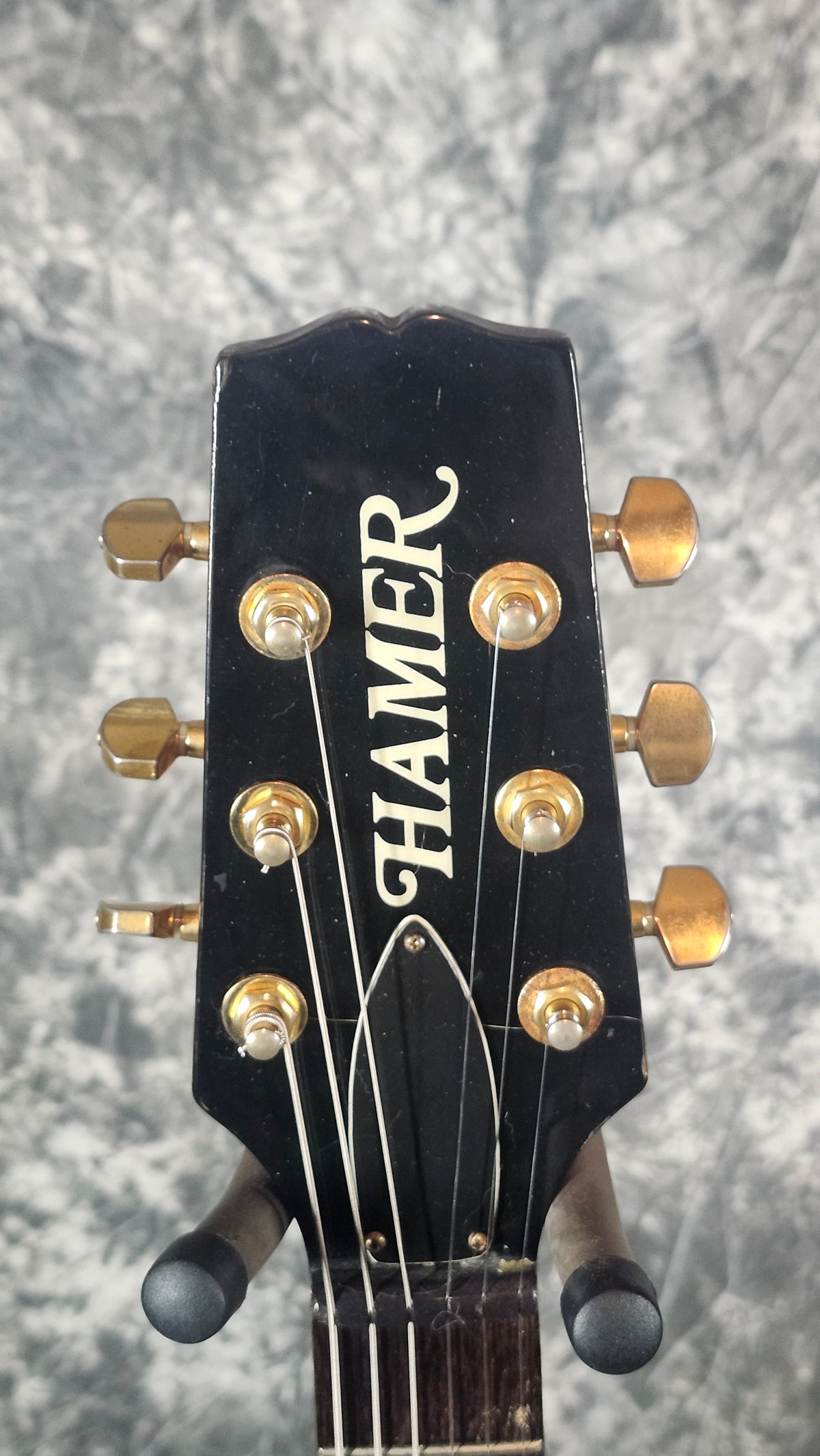 Hamer SATF Korean-Made Archtop – Cherry Sunburst w/HSC
