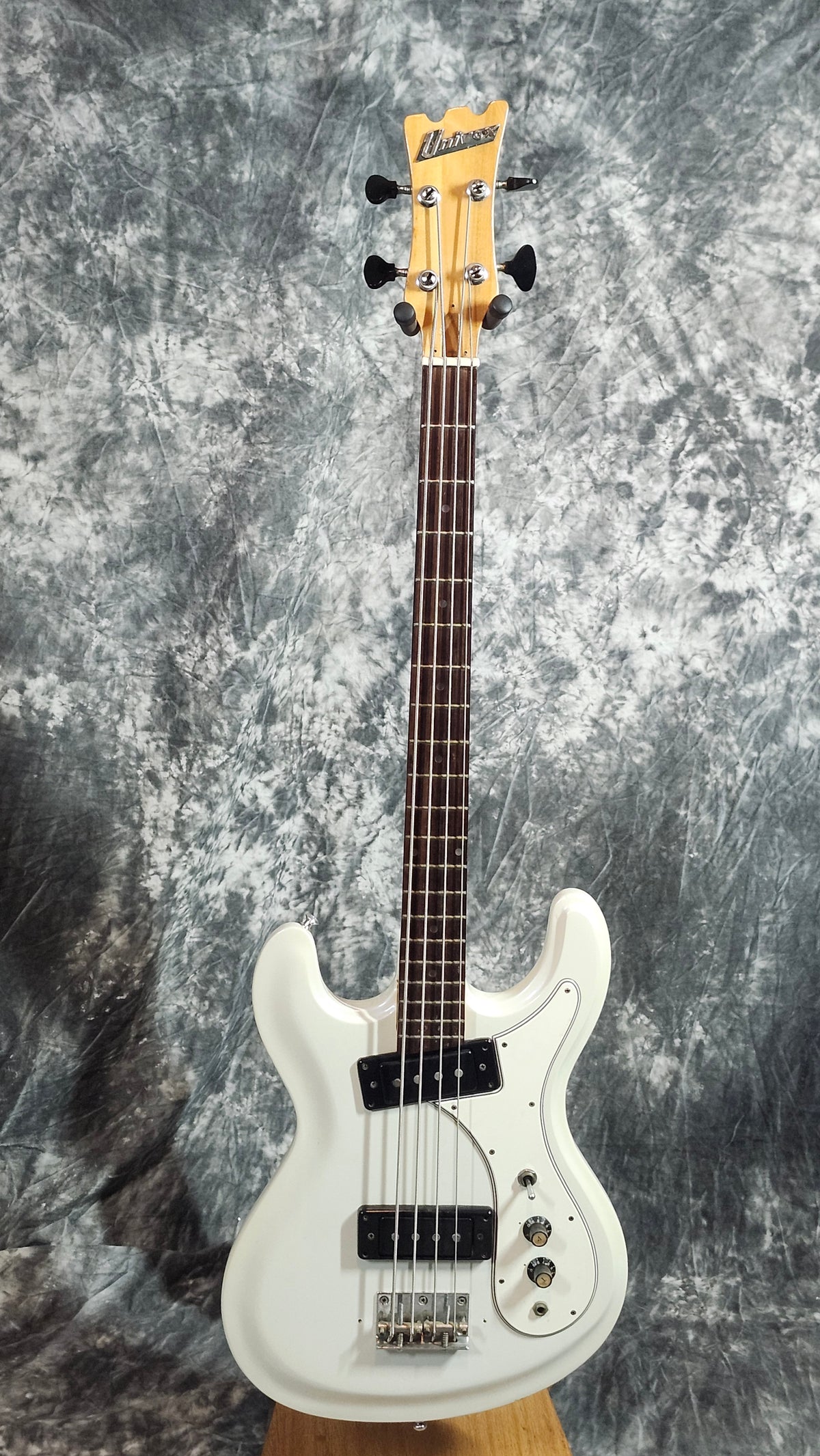 Univox Hi-Flier Phase II U1802B Bass White MIJ + Gig Bag