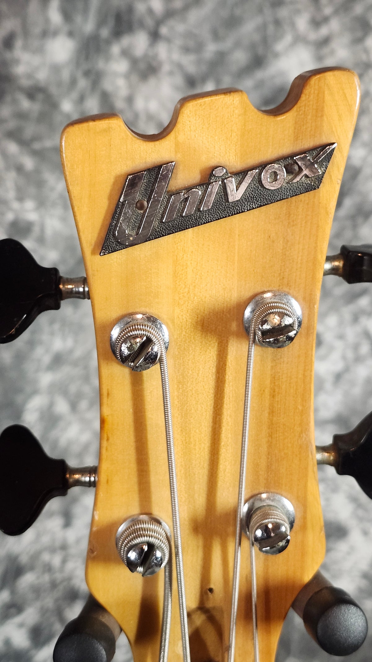 Univox Hi-Flier Phase II U1802B Bass White MIJ + Gig Bag
